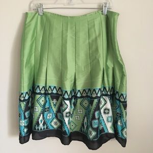 Axcess Liz Claiborne Green Printed Pleated Skirt